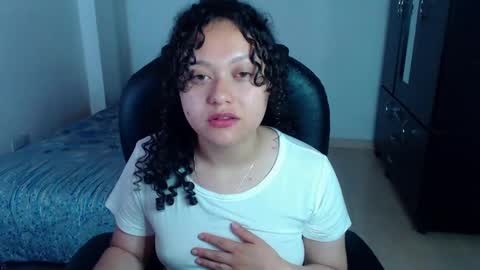 Snapshot of freud_x_louise1 chatting on December 30, 6:09 am Louise online show from December 30, 6:09 am