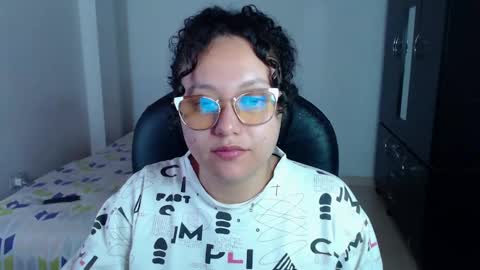 Snapshot of freud_x_louise1 chatting on January 8, 10:26 am Louise online show from January 8, 10:26 am