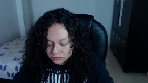 Snapshot of freud_x_louise1 chatting on January 14, 4:36 am Louise online show from January 14, 4:36 am