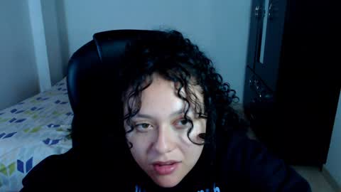 Snapshot of freud_x_louise1 chatting on January 17, 5:21 am Louise online show from January 17, 5:21 am