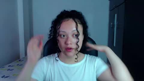 Snapshot of freud_x_louise1 chatting on January 20, 5:15 am Louise online show from January 20, 5:15 am