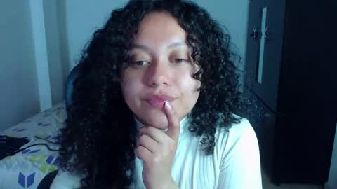 Snapshot of freud_x_louise1 chatting on February 10, 4:19 am Louise online show from February 10, 4:19 am