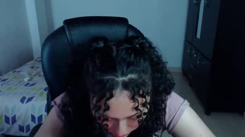 Snapshot of freud_x_louise1 chatting on February 28, 5:15 am Louise online show from February 28, 5:15 am