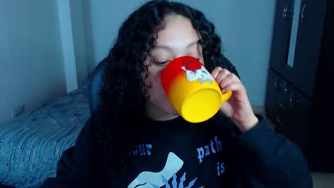 Snapshot of freud_x_louise1 chatting on October 6, 3:04 am Louise online show from October 6, 3:04 am