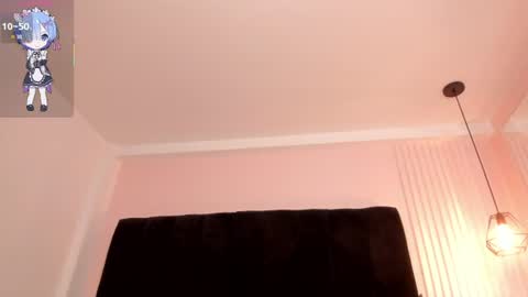 Snapshot of freya_zimmerman_ chatting on July 6, 11:07 pm Pau online show from July 6, 11:07 pm