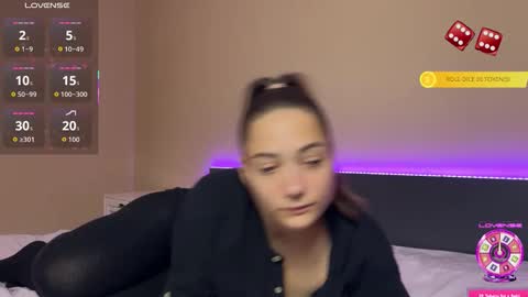 FreyaOliver online show from October 14, 11:22 am