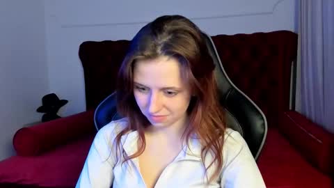 FreyaVey online show from March 11, 6:47 pm