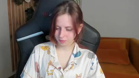 FreyaVey online show from March 18, 5:27 pm