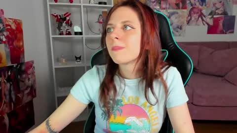 Snapshot of freyaveys chatting on May 29, 6:22 am FreyaVeys online show from May 29, 6:22 am