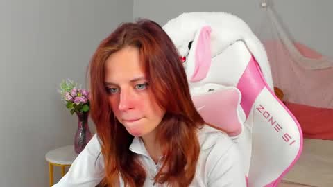FreyaVeys online show from June 19, 5:12 am