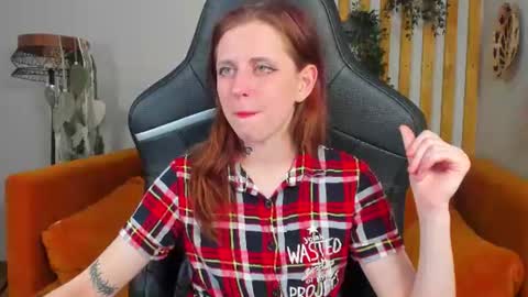 FreyaVeys online show from July 4, 5:08 pm
