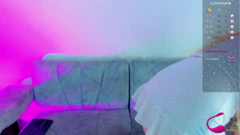 Snapshot of freydis18 chatting on February 14, 1:56 am aura online show from February 14, 1:56 am