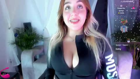 Snapshot of freydis18 chatting on September 22, 4:14 am aura online show from September 22, 4:14 am