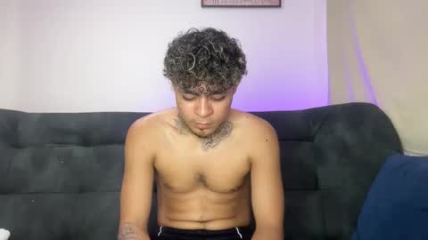 freyva_ online show from March 17, 5:11 am