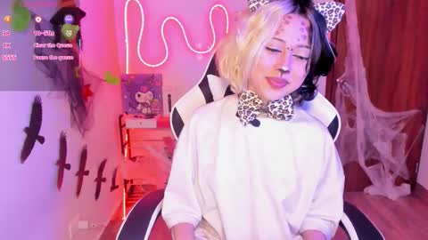 Snapshot of frida_lassi_ chatting on October 20, 7:25 pm frida_lassi_ online show from October 20, 7:25 pm