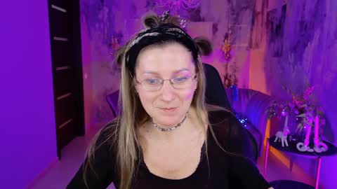 Snapshot of fridatander chatting on January 1, 3:14 pm Frida Tander online show from January 1, 3:14 pm