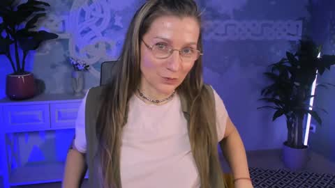 Snapshot of fridatander chatting on February 7, 8:42 pm Frida Tander online show from February 7, 8:42 pm