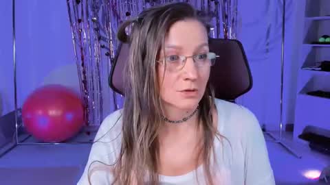 Snapshot of fridatander chatting on February 17, 6:15 pm Frida Tander online show from February 17, 6:15 pm