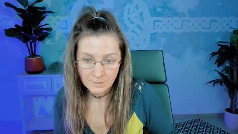 Snapshot of fridatander chatting on March 6, 7:10 pm Frida Tander online show from March 6, 7:10 pm