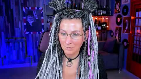 Snapshot of fridatander chatting on September 26, 2:43 pm Frida Tander online show from September 26, 2:43 pm