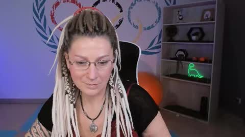 Frida Tander online show from December 21, 5:14 am