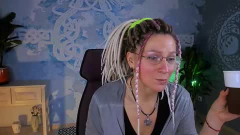 Frida Tander online show from February 7, 5:33 am