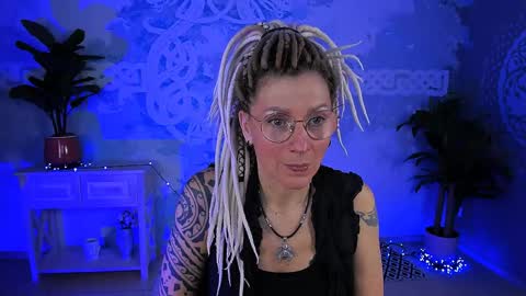Frida Tander online show from May 2, 5:23 am