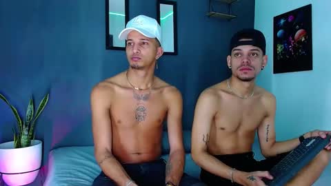 Adam y pitter online show from December 2, 12:29 pm