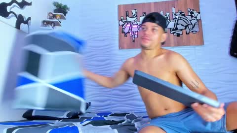 Adam y pitter online show from September 18, 2:08 pm