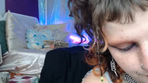 Snapshot of friskyflowers chatting on September 9, 5:56 pm cherry online show from September 9, 5:56 pm