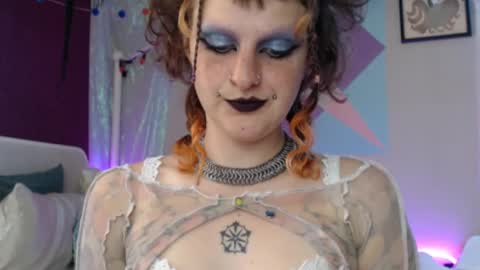 Snapshot of friskyflowers chatting on September 13, 5:35 pm cherry online show from September 13, 5:35 pm