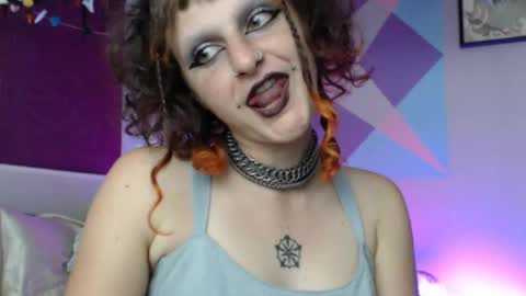 Snapshot of friskyflowers chatting on September 29, 2:27 am cherry online show from September 29, 2:27 am