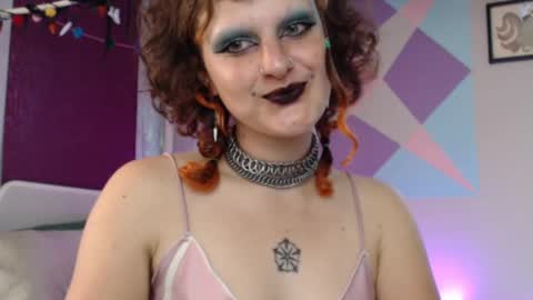 Snapshot of friskyflowers chatting on October 4, 5:44 pm cherry online show from October 4, 5:44 pm