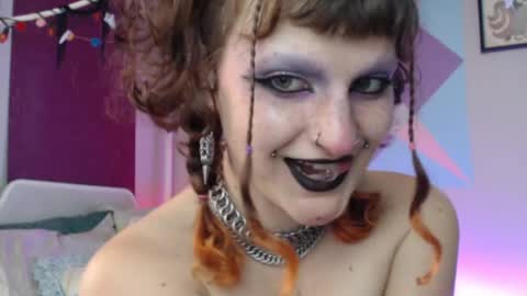 Snapshot of friskyflowers chatting on October 26, 6:25 pm cherry online show from October 26, 6:25 pm