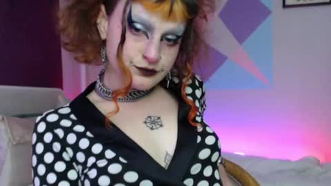 Snapshot of friskyflowers chatting on December 14, 3:45 am cherry online show from December 14, 3:45 am