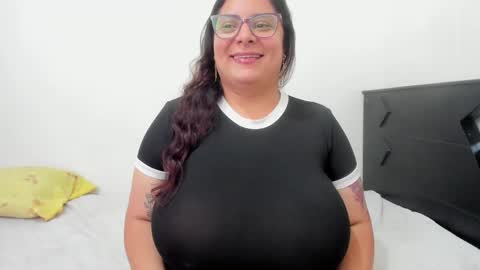 Snapshot of fromheaven_ chatting on September 12, 8:20 pm Lucy online show from September 12, 8:20 pm