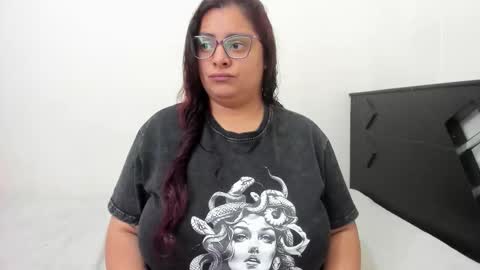 Snapshot of fromheaven_ chatting on November 1, 6:54 pm Lucy online show from November 1, 6:54 pm