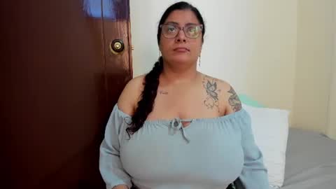 Snapshot of fromheaven_ chatting on July 4, 6:47 pm Lucy online show from July 4, 6:47 pm