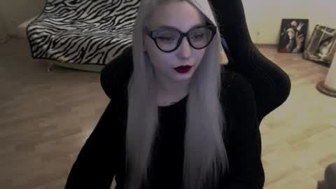 Snapshot of fromsun_forsoul chatting on October 9, 9:46 pm Lilith online show from October 9, 9:46 pm