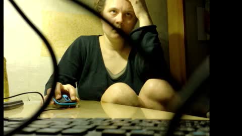 Snapshot of frumcake chatting on January 7, 2:36 am FrumCake online show from January 7, 2:36 am