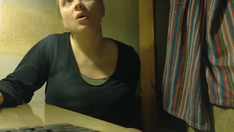 Snapshot of frumcake chatting on January 8, 3:42 am FrumCake online show from January 8, 3:42 am