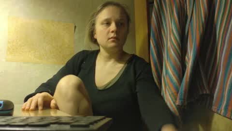 Snapshot of frumcake chatting on January 19, 3:32 am FrumCake online show from January 19, 3:32 am