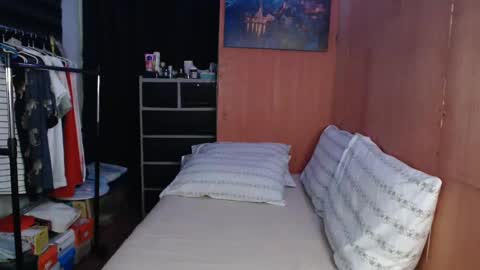 Snapshot of fuck_by_zack chatting on February 12, 11:51 am Zack online show from February 12, 11:51 am