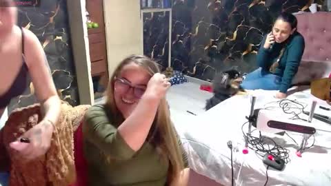 Snapshot of fuck_me_baby17 chatting on March 20, 1:54 am fuck_me_baby17 online show from March 20, 1:54 am