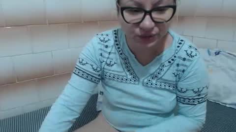 Snapshot of fuck_my_face chatting on December 9, 6:23 am Ella online show from December 9, 6:23 am