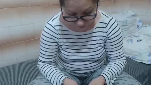 Snapshot of fuck_my_face chatting on December 22, 6:49 am Ella online show from December 22, 6:49 am