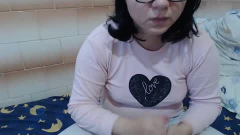 Snapshot of fuck_my_face chatting on January 2, 6:40 am Ella online show from January 2, 6:40 am