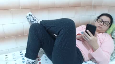 Snapshot of fuck_my_face chatting on January 17, 5:32 am Ella online show from January 17, 5:32 am