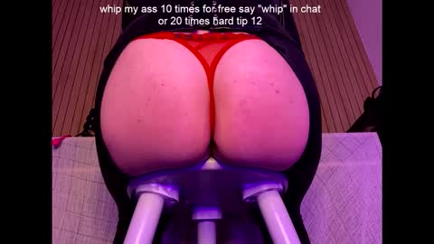 Snapshot of fuckboii234 chatting on November 16, 12:22 pm Fboii online show from November 16, 12:22 pm