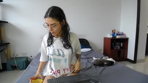 Lauuuu n TheLuckyGuy online show from January 3, 10:08 pm